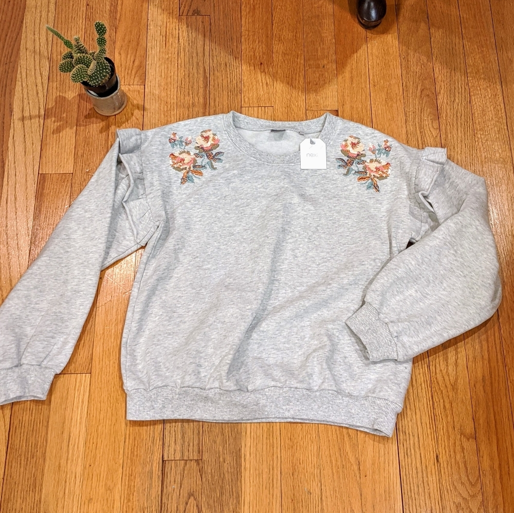 Floral embroidered sweatshirt NWT